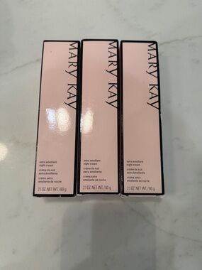 Mary Kay Extra Emollient Night Cream - Light Pink Packaging